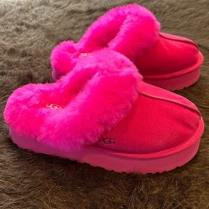 UGG chunky slip on